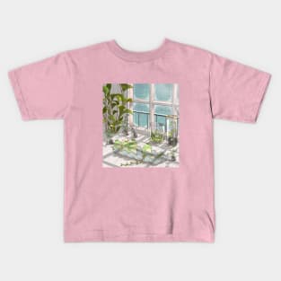 A nap on a snowy day. Kids T-Shirt